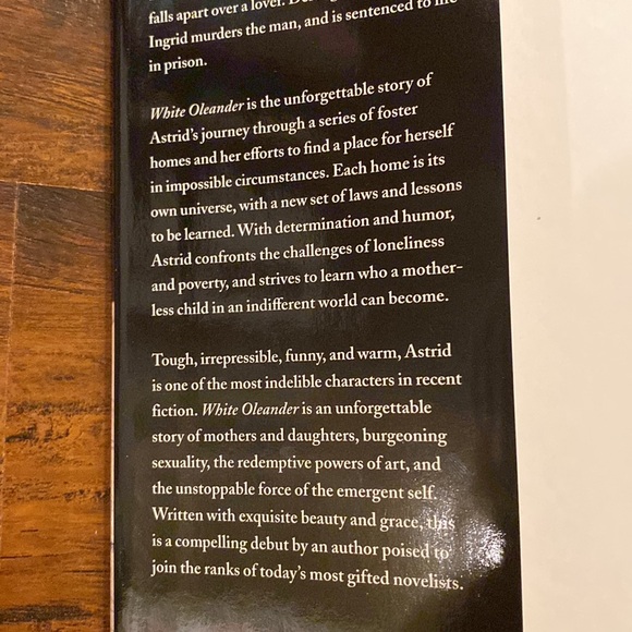 White Oleander by Janet Fitch an Oprah’s Book Club Read | #1 National Bestseller - Picture 5 of 6